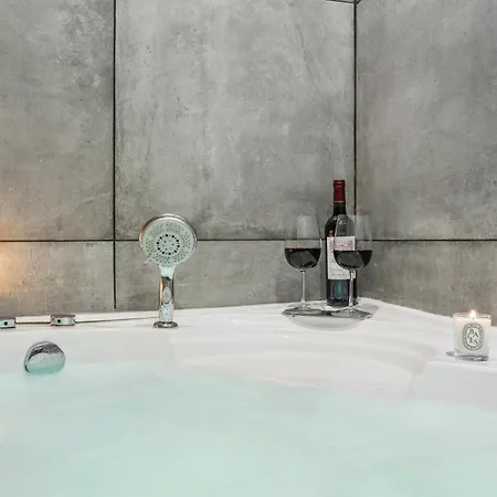 Lavie Maison Eiffel Ac Hot Tub * Paris