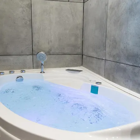 Lavie Maison Eiffel Ac Hot Tub * פריז